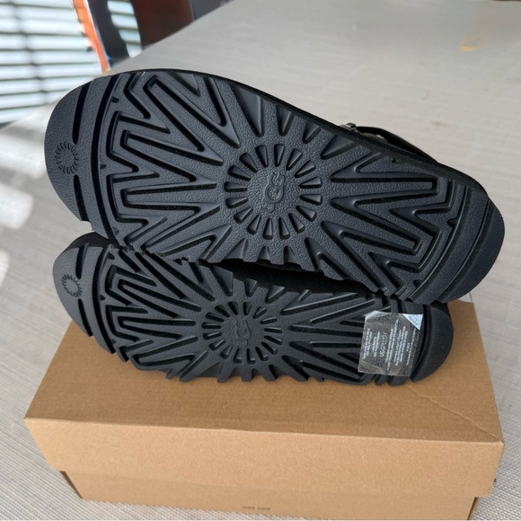 UGG CLASSIC LEATHER MINI MOTO BOOT - Picture 7 of 11